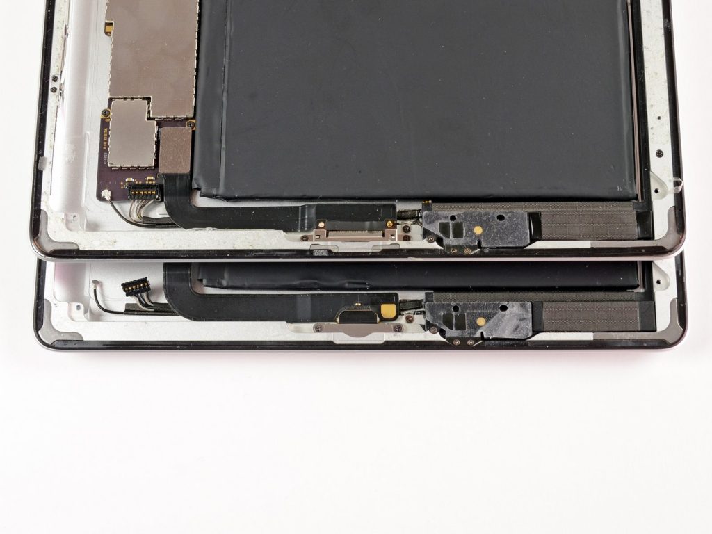 Поколения разбор. IPAD 4 Mini Disassembly. Айпад 4 в разборе. IPAD Mini 4 разбор. IPAD 3 разъем.